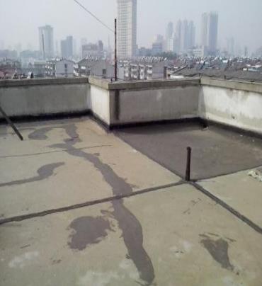 卡若漏水维修 楼顶漏水是什么原因，楼顶漏水维修方法是什么?